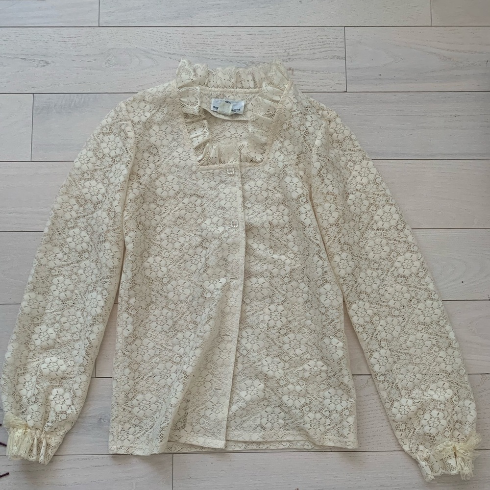 True vintage lace blouse with beautiful details